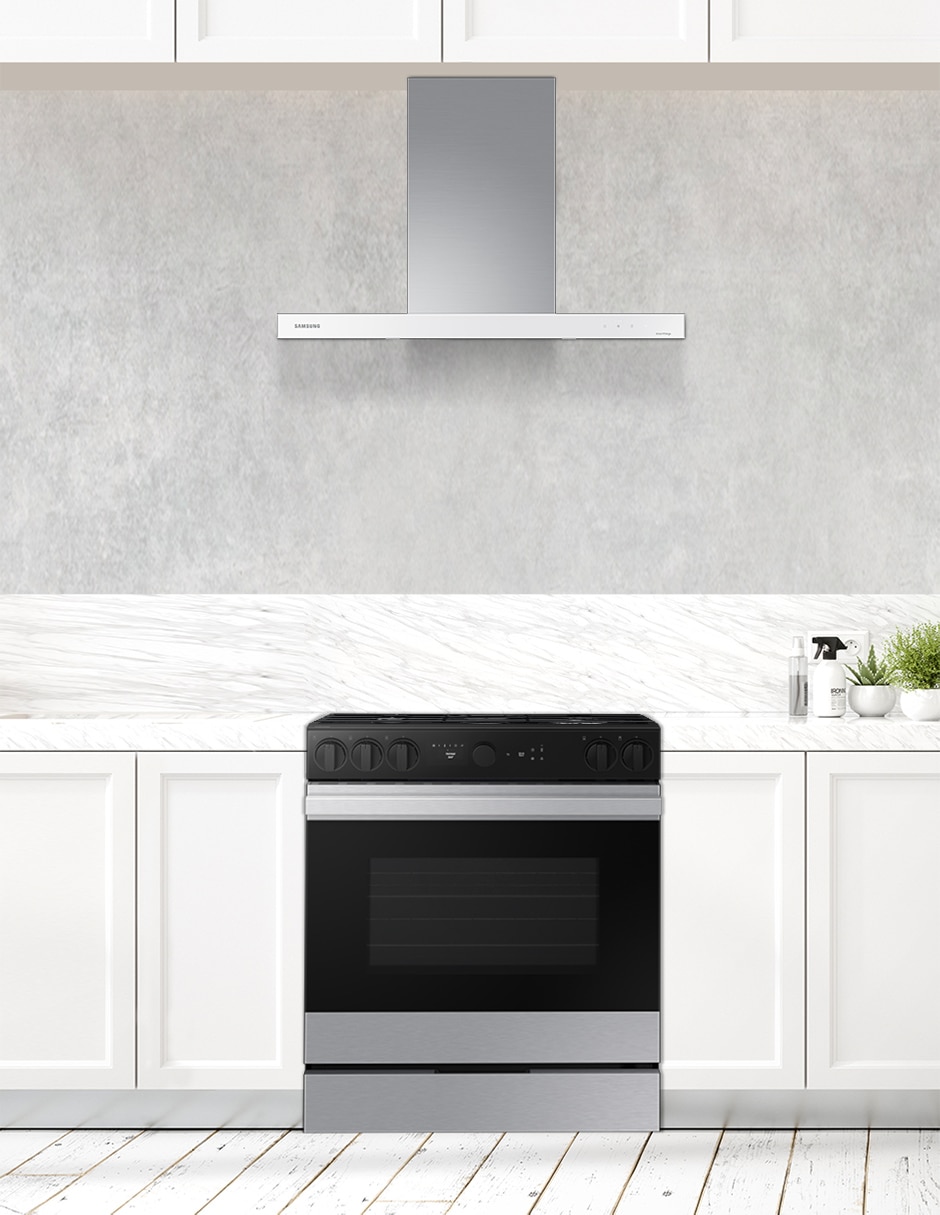 Combo estufa de piso a gas natural/lp Bespoke 76.1 CM F-NSG870SRNK36 de 5 quemadores + campana 3